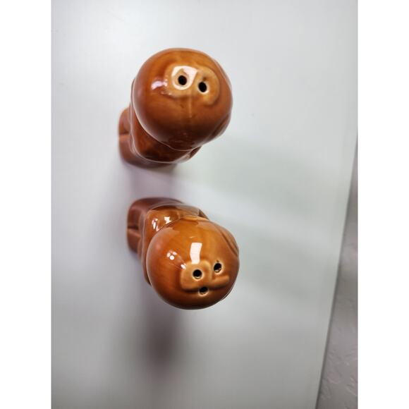 Vintage TRADER VIC Tiki Salt and Pepper Shakers Brown 4.5" Tall - Picture 4 of 8